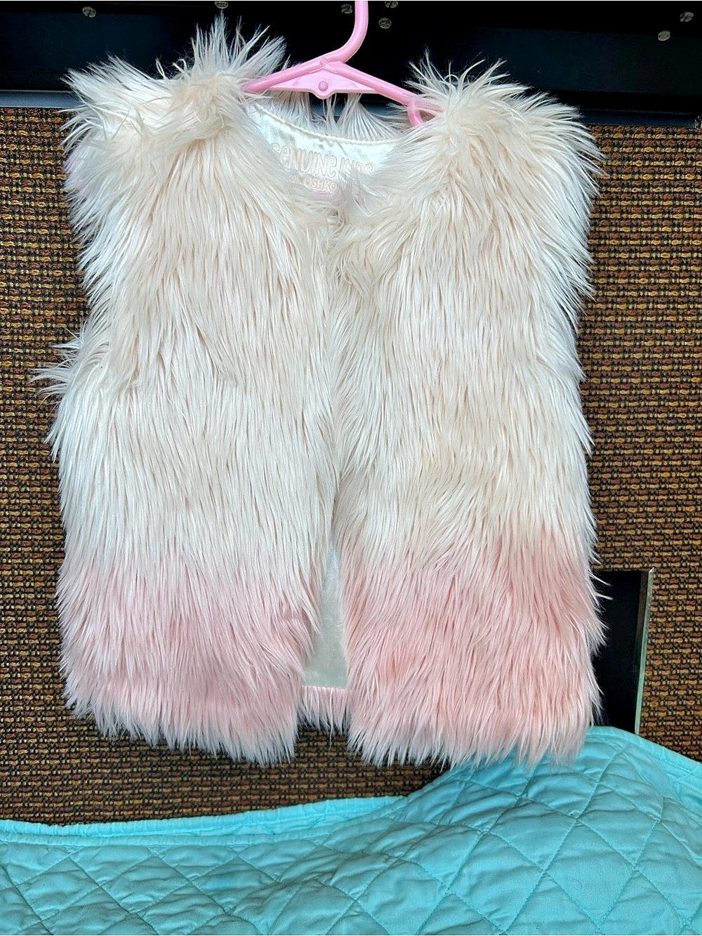 OshKosh B'gosh Faux Fur Vest Pink & White Girls 4T-5T Like New